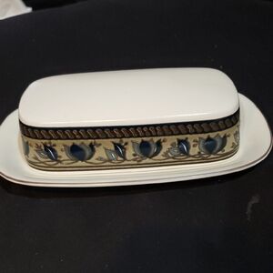 Mikasa Intaglio Ceramic Butter Dish